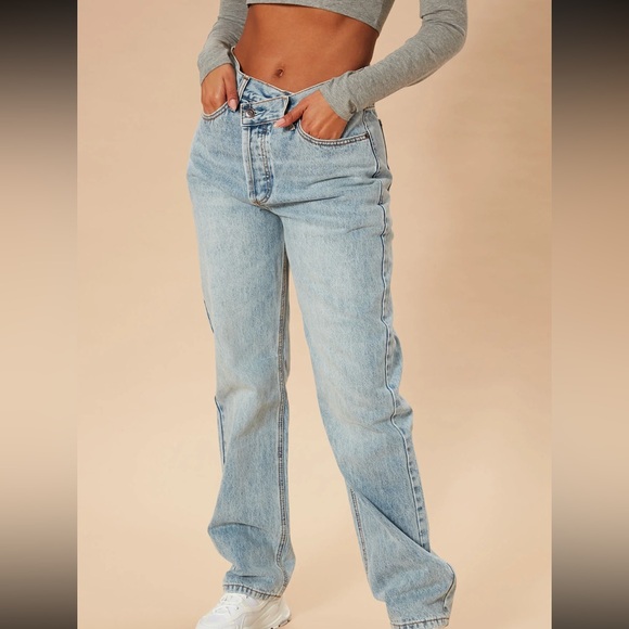 Fashion Nova Crossover Straight Leg Jeans - Light Blue Wash Size 1 - Picture 6 of 9